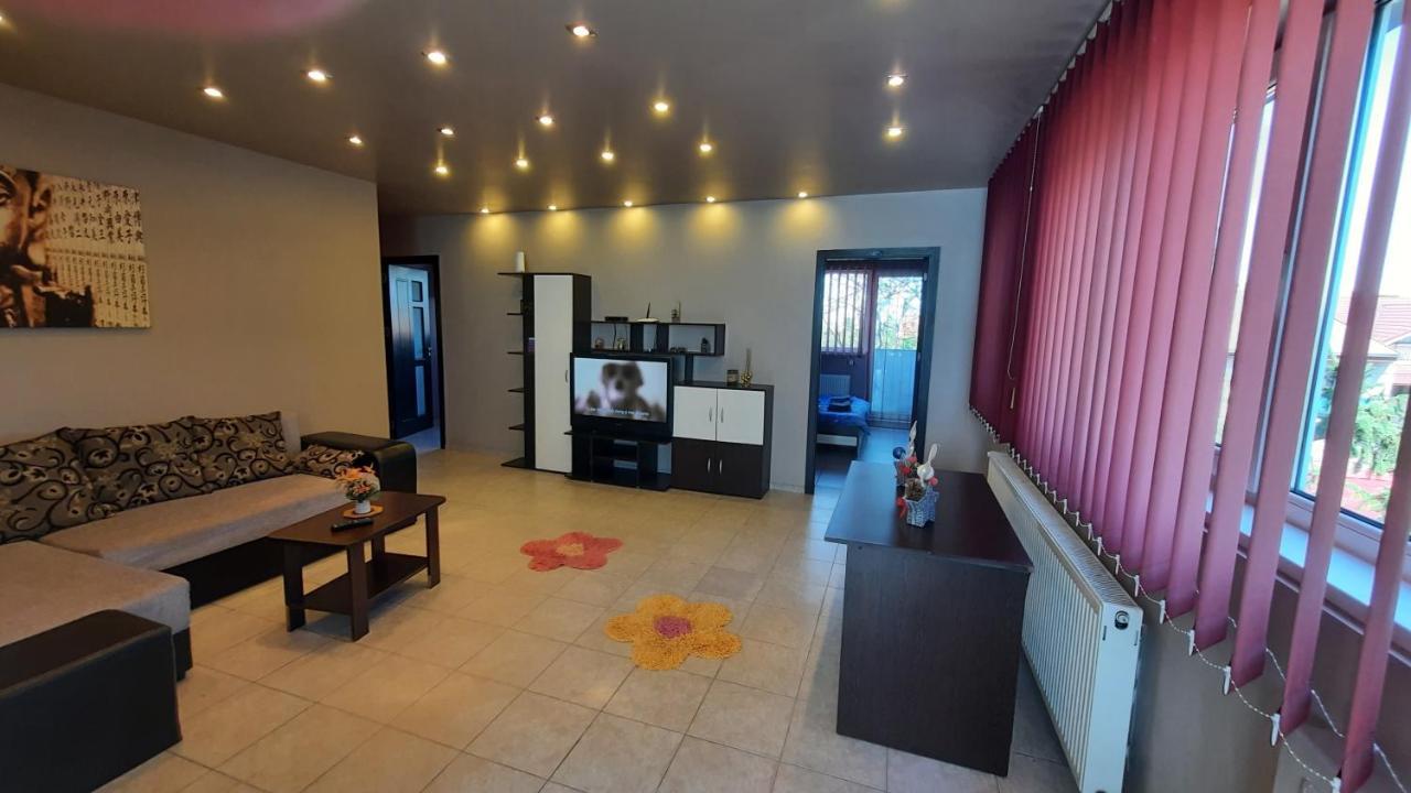 Spacious, Modern Condo In New Villa - Sleeps 6 Bükreş Dış mekan fotoğraf