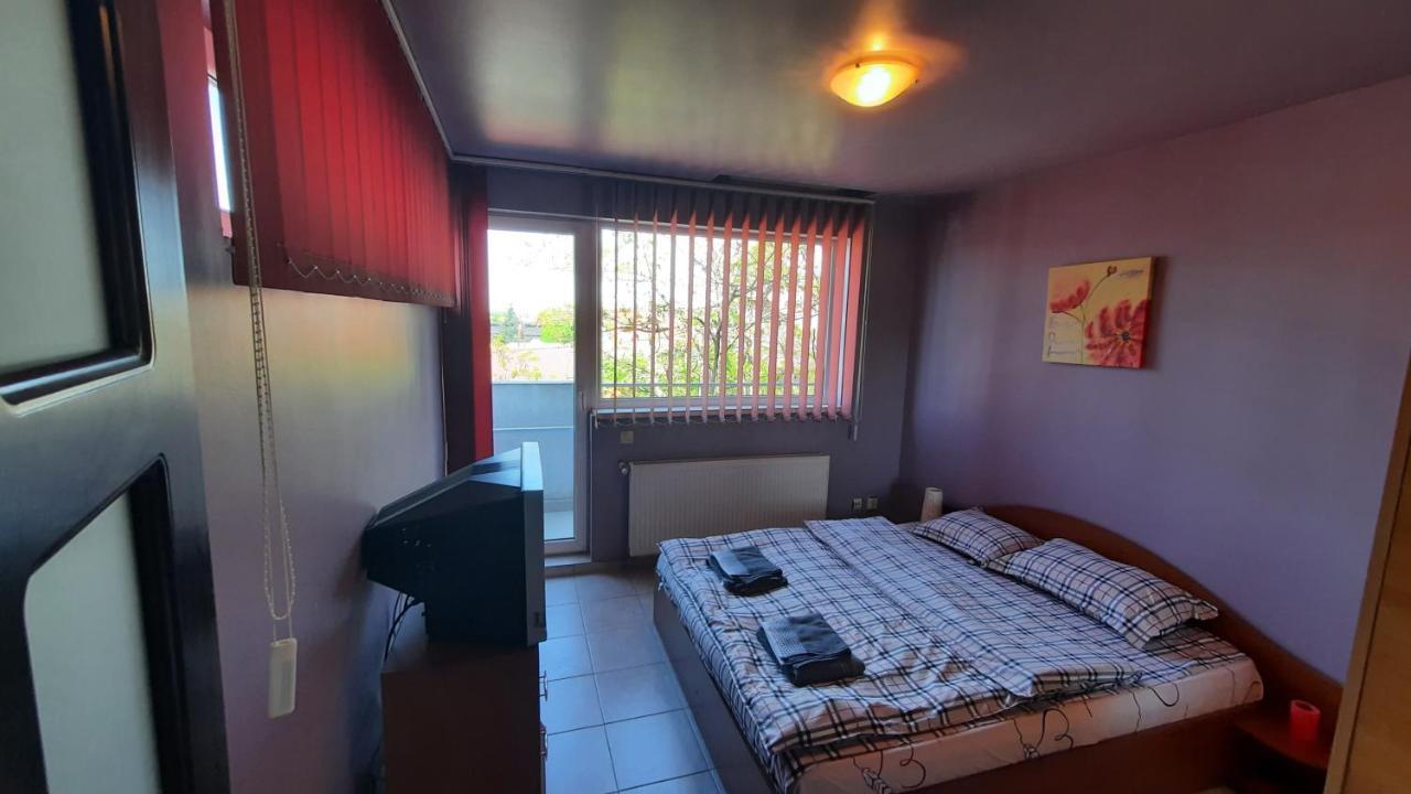 Spacious, Modern Condo In New Villa - Sleeps 6 Bükreş Dış mekan fotoğraf