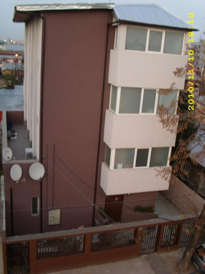 Spacious, Modern Condo In New Villa - Sleeps 6 Bükreş Dış mekan fotoğraf