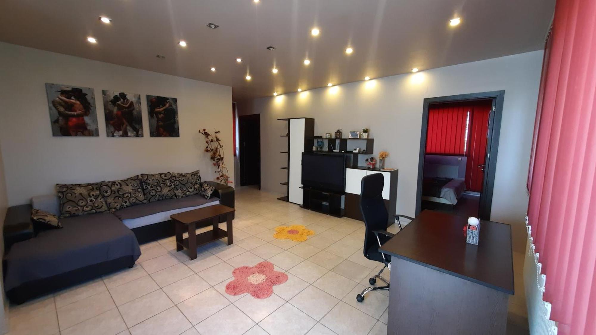 Spacious, Modern Condo In New Villa - Sleeps 6 Bükreş Dış mekan fotoğraf